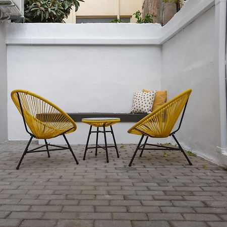 Groundfloor 2Br Apt With Smallyard Near The Heart Of 칼라마타 외부 사진
