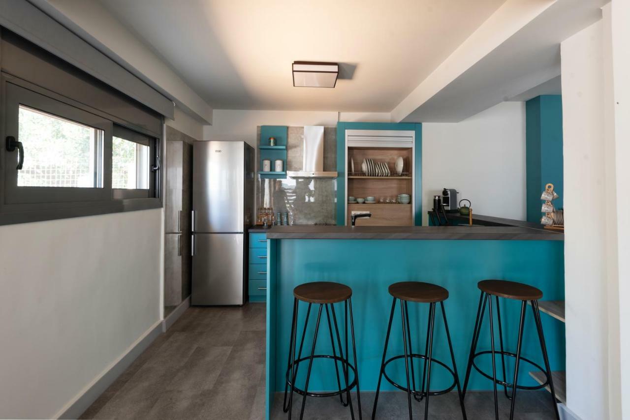 Groundfloor 2Br Apt With Smallyard Near The Heart Of 칼라마타 외부 사진