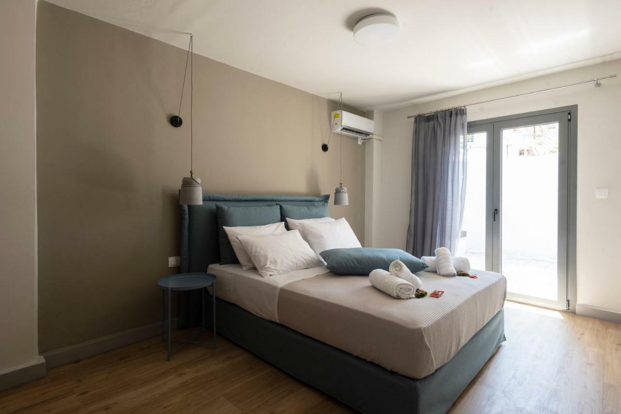 Groundfloor 2Br Apt With Smallyard Near The Heart Of 칼라마타 외부 사진