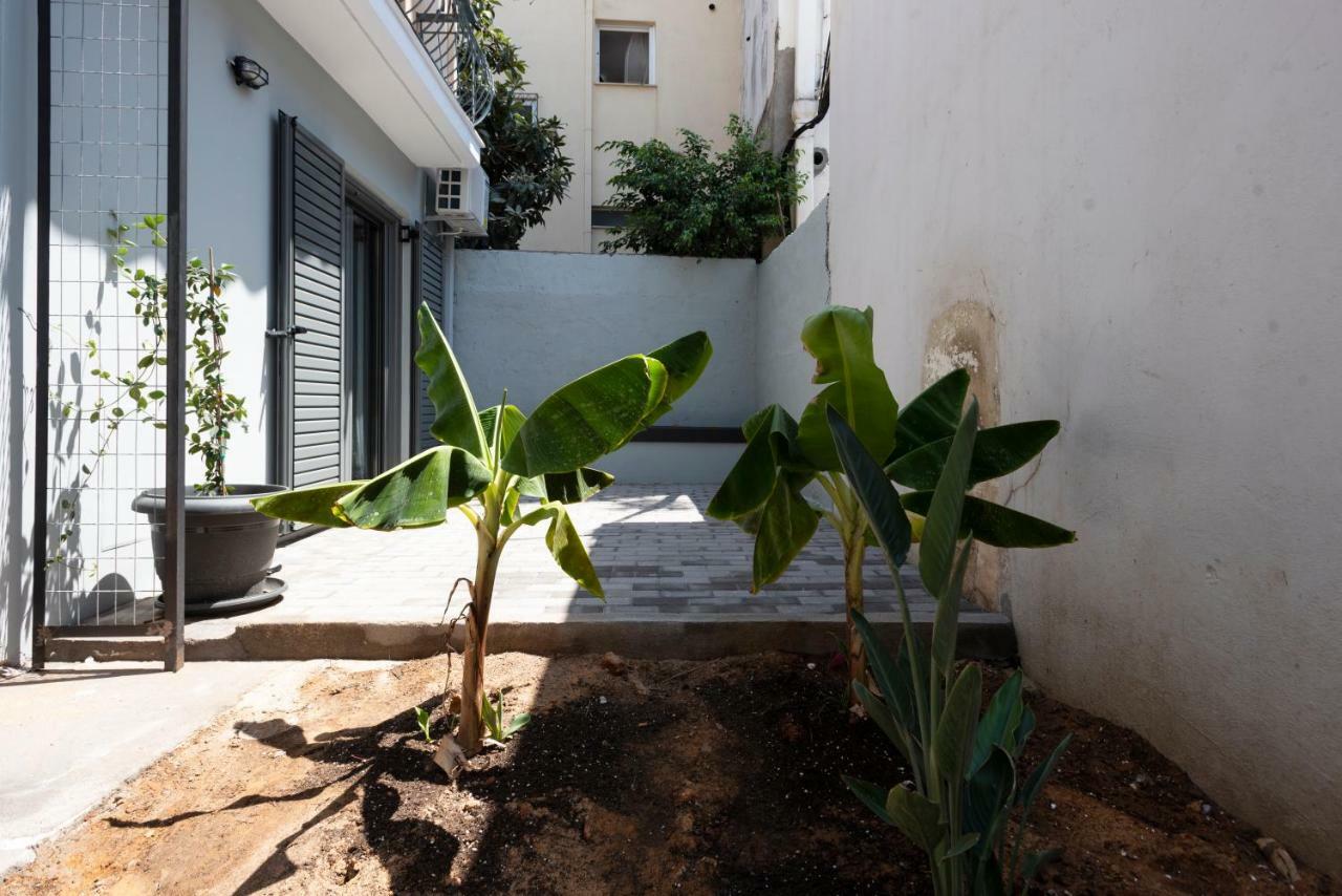 Groundfloor 2Br Apt With Smallyard Near The Heart Of 칼라마타 외부 사진